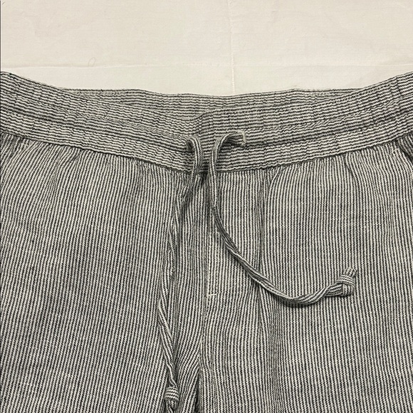 Women’s  Gray Striped linen Pants - Picture 2 of 6